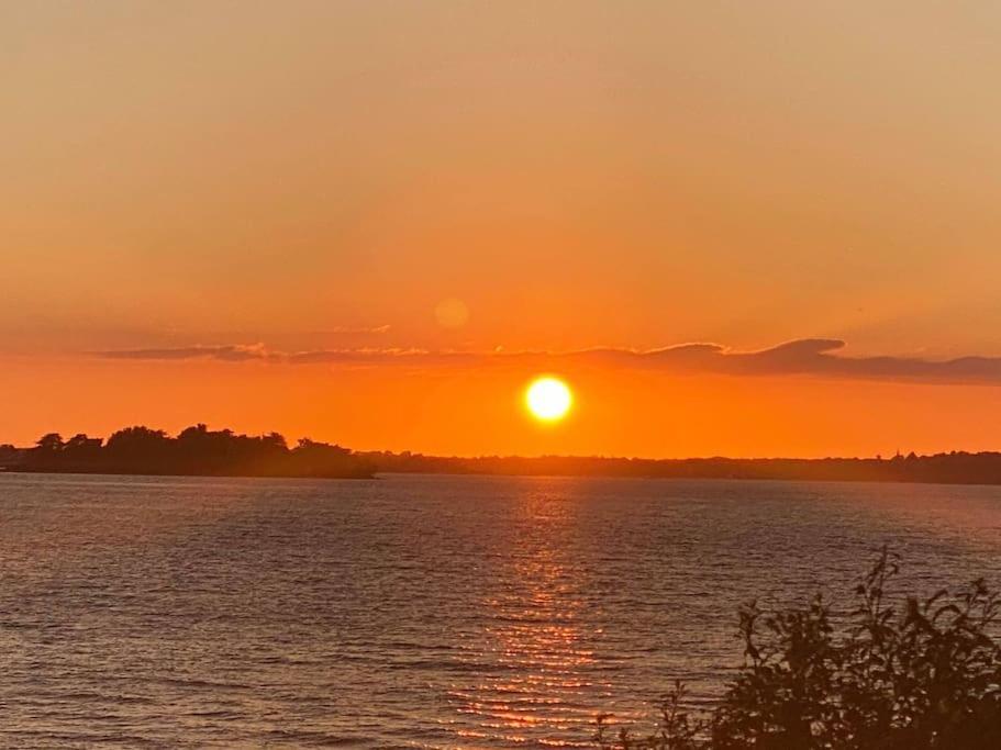 Meuble Sur L'Ile De Tascon A 300 M De La Plage Saint-Armel Bagian luar foto