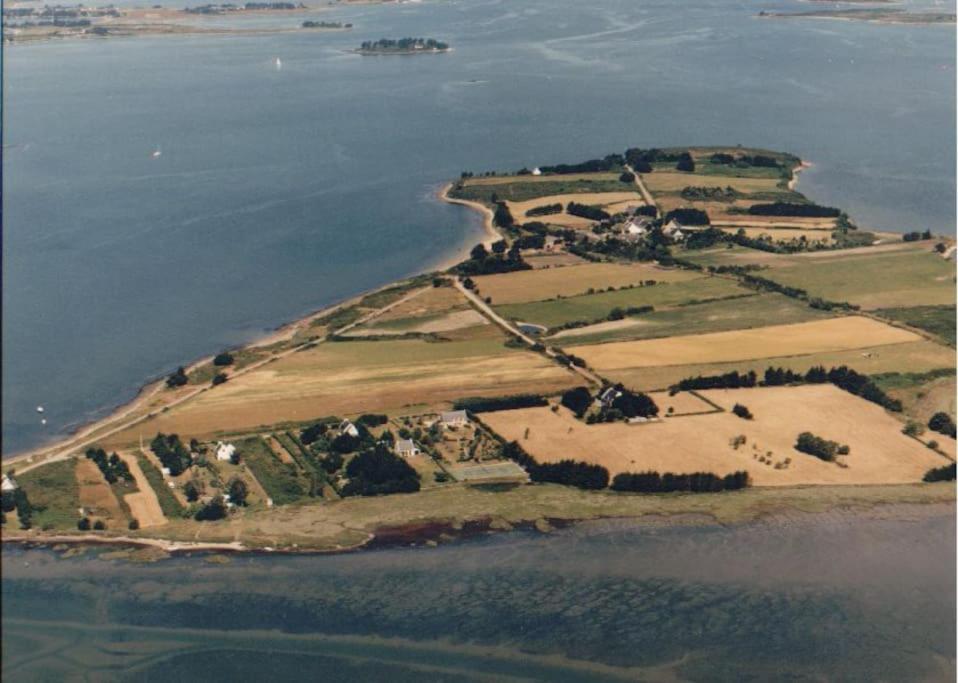 Meuble Sur L'Ile De Tascon A 300 M De La Plage Saint-Armel Bagian luar foto